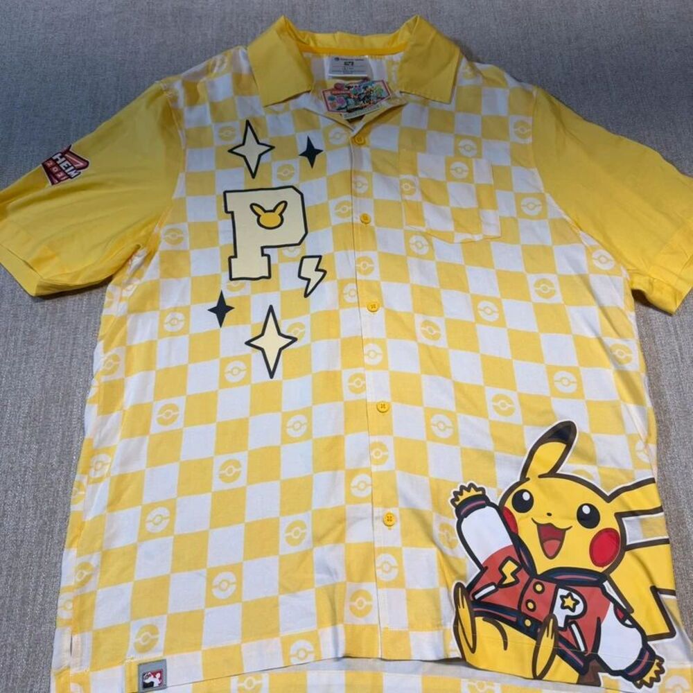 Pokemon Men’s Large Retro Theme Convention Button Shirt Pikachu Yellow